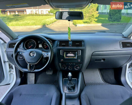 Белый Фольксваген Джетта, объемом двигателя 1.4 л и пробегом 195 тыс. км за 9000 $, фото 53 на Automoto.ua