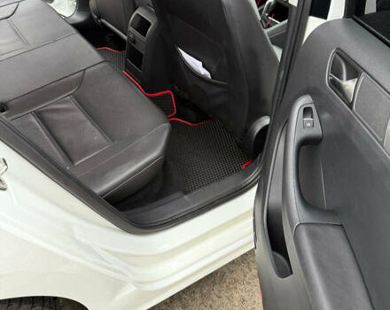 Білий Фольксваген Джетта, об'ємом двигуна 1.8 л та пробігом 165 тис. км за 10000 $, фото 13 на Automoto.ua