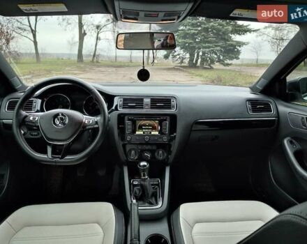 Белый Фольксваген Джетта, объемом двигателя 1.8 л и пробегом 115 тыс. км за 11500 $, фото 11 на Automoto.ua