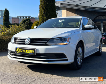 Белый Фольксваген Джетта, объемом двигателя 2 л и пробегом 136 тыс. км за 9900 $, фото 2 на Automoto.ua