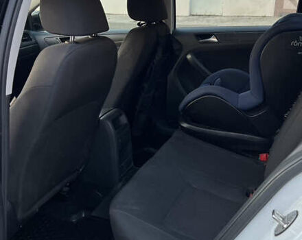 Білий Фольксваген Джетта, об'ємом двигуна 2 л та пробігом 117 тис. км за 10500 $, фото 6 на Automoto.ua