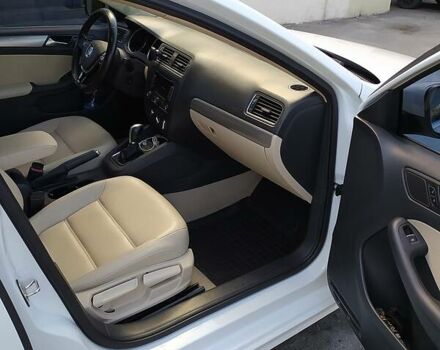 Білий Фольксваген Джетта, об'ємом двигуна 1.8 л та пробігом 177 тис. км за 10500 $, фото 27 на Automoto.ua