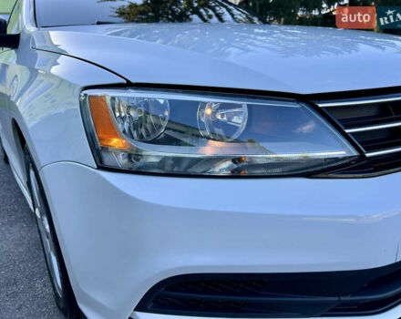 Белый Фольксваген Джетта, объемом двигателя 1.4 л и пробегом 195 тыс. км за 9000 $, фото 61 на Automoto.ua