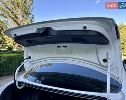 Белый Фольксваген Джетта, объемом двигателя 1.4 л и пробегом 195 тыс. км за 9000 $, фото 39 на Automoto.ua