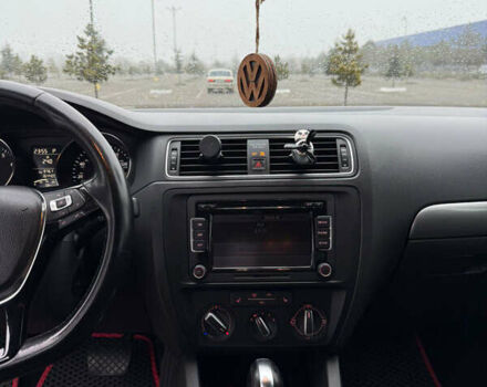 Білий Фольксваген Джетта, об'ємом двигуна 1.8 л та пробігом 165 тис. км за 10000 $, фото 3 на Automoto.ua