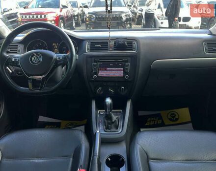 Фольксваген Джетта 2015 в Ивано-Франковске на Automoto.ua Белый Фольксваген Джетта, объемом двигателя 1.78 л и пробегом 201 тыс. км за 10700 $, фото 24 на Automoto.ua