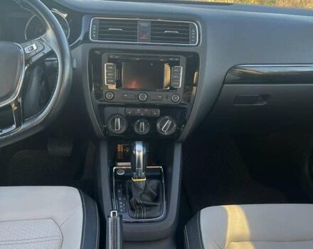 Белый Фольксваген Джетта, объемом двигателя 1.8 л и пробегом 163 тыс. км за 9800 $, фото 18 на Automoto.ua