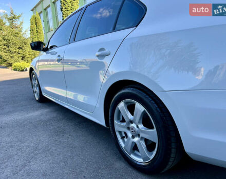 Белый Фольксваген Джетта, объемом двигателя 1.4 л и пробегом 195 тыс. км за 9000 $, фото 12 на Automoto.ua