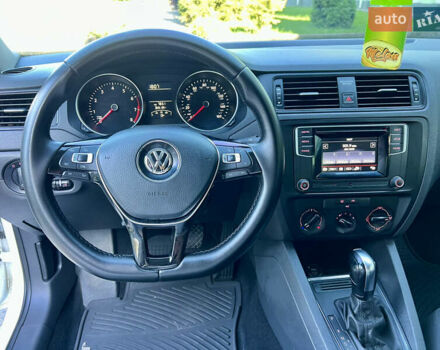 Белый Фольксваген Джетта, объемом двигателя 1.4 л и пробегом 195 тыс. км за 9000 $, фото 31 на Automoto.ua