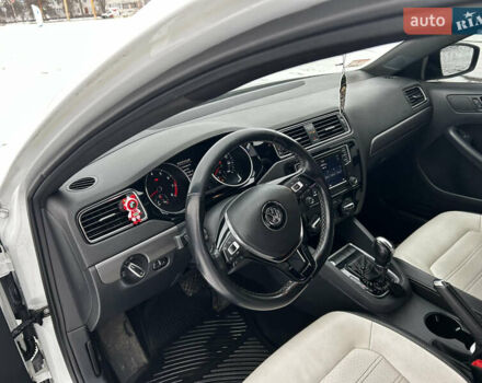 Белый Фольксваген Джетта, объемом двигателя 1.8 л и пробегом 180 тыс. км за 10999 $, фото 19 на Automoto.ua