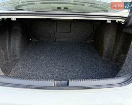 Белый Фольксваген Джетта, объемом двигателя 2 л и пробегом 163 тыс. км за 13500 $, фото 13 на Automoto.ua