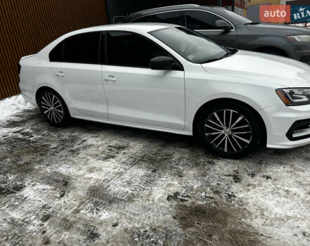 Белый Фольксваген Джетта, объемом двигателя 1.8 л и пробегом 180 тыс. км за 10999 $, фото 3 на Automoto.ua
