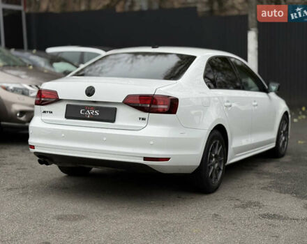 Белый Фольксваген Джетта, объемом двигателя 1.39 л и пробегом 145 тыс. км за 11000 $, фото 32 на Automoto.ua