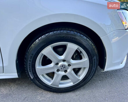 Белый Фольксваген Джетта, объемом двигателя 1.4 л и пробегом 195 тыс. км за 9000 $, фото 58 на Automoto.ua