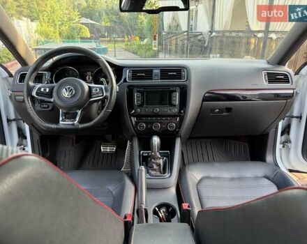 Белый Фольксваген Джетта, объемом двигателя 2 л и пробегом 163 тыс. км за 13500 $, фото 8 на Automoto.ua