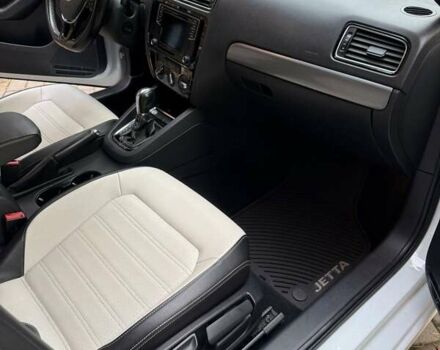 Фольксваген Джетта 2015 в Броварах на Automoto.ua Белый Фольксваген Джетта, объемом двигателя 1.8 л и пробегом 157 тыс. км за 14800 $, фото 3 на Automoto.ua