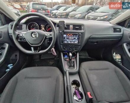 Білий Фольксваген Джетта, об'ємом двигуна 2 л та пробігом 118 тис. км за 10890 $, фото 27 на Automoto.ua