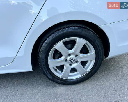 Белый Фольксваген Джетта, объемом двигателя 1.4 л и пробегом 195 тыс. км за 9000 $, фото 56 на Automoto.ua