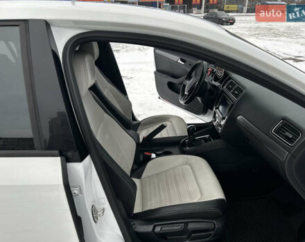 Белый Фольксваген Джетта, объемом двигателя 1.8 л и пробегом 180 тыс. км за 10999 $, фото 25 на Automoto.ua