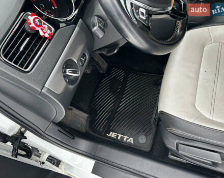 Белый Фольксваген Джетта, объемом двигателя 1.8 л и пробегом 180 тыс. км за 10999 $, фото 18 на Automoto.ua