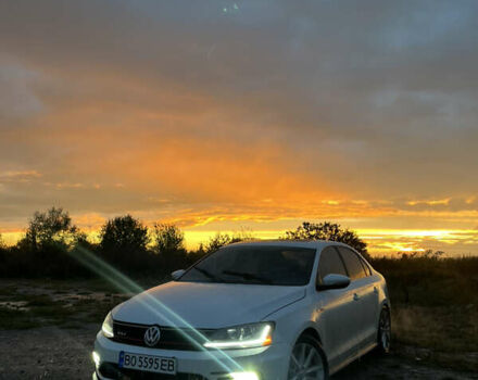 Білий Фольксваген Джетта, об'ємом двигуна 2 л та пробігом 134 тис. км за 12500 $, фото 1 на Automoto.ua