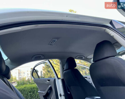 Белый Фольксваген Джетта, объемом двигателя 1.4 л и пробегом 195 тыс. км за 9000 $, фото 45 на Automoto.ua