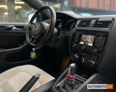 Белый Фольксваген Джетта, объемом двигателя 1.8 л и пробегом 169 тыс. км за 10800 $, фото 11 на Automoto.ua