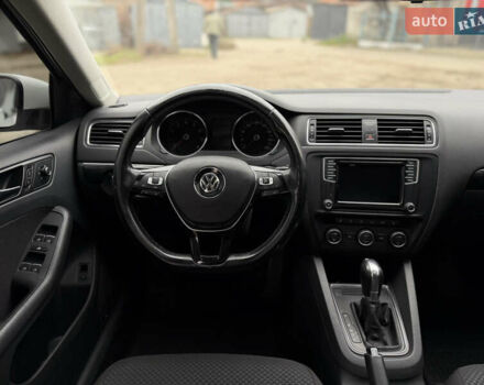 Білий Фольксваген Джетта, об'ємом двигуна 1.8 л та пробігом 184 тис. км за 10700 $, фото 21 на Automoto.ua