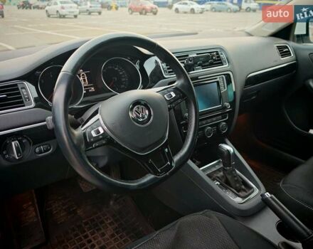 Белый Фольксваген Джетта, объемом двигателя 1.6 л и пробегом 53 тыс. км за 16500 $, фото 9 на Automoto.ua