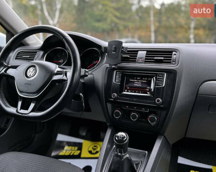 Фольксваген Джетта 2016 в Львове на Automoto.ua Белый Фольксваген Джетта, объемом двигателя 1.6 л и пробегом 187 тыс. км за 11500 $, фото 17 на Automoto.ua