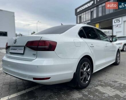 Фольксваген Джетта 2016 в Одессе на Automoto.ua Белый Фольксваген Джетта, объемом двигателя 1.6 л и пробегом 132 тыс. км за 13000 $, фото 4 на Automoto.ua