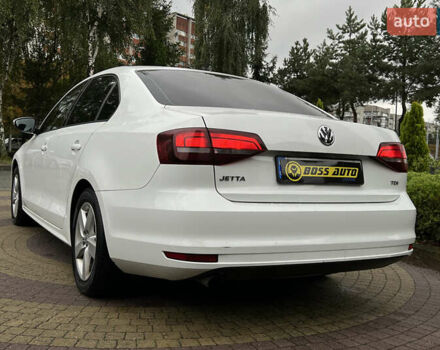 Фольксваген Джетта 2016 в Львове на Automoto.ua Белый Фольксваген Джетта, объемом двигателя 1.6 л и пробегом 187 тыс. км за 11500 $, фото 4 на Automoto.ua