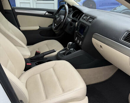 Белый Фольксваген Джетта, объемом двигателя 1.4 л и пробегом 152 тыс. км за 10400 $, фото 8 на Automoto.ua