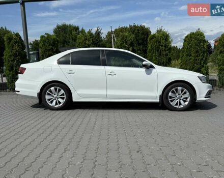 Фольксваген Джетта 2016 в Хмельницком на Automoto.ua Белый Фольксваген Джетта, объемом двигателя 1.6 л и пробегом 116 тыс. км за 15000 $, фото 8 на Automoto.ua