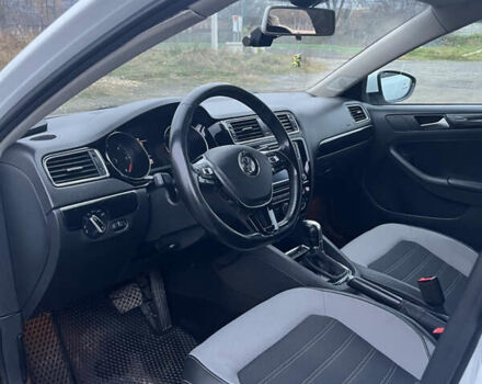 Белый Фольксваген Джетта, объемом двигателя 1.6 л и пробегом 202 тыс. км за 11600 $, фото 6 на Automoto.ua