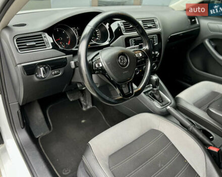 Белый Фольксваген Джетта, объемом двигателя 1.6 л и пробегом 276 тыс. км за 10500 $, фото 24 на Automoto.ua