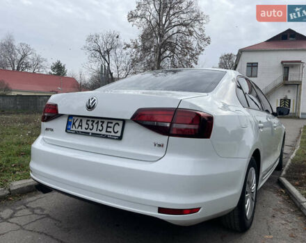 Белый Фольксваген Джетта, объемом двигателя 1.4 л и пробегом 159 тыс. км за 9100 $, фото 5 на Automoto.ua