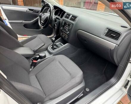 Білий Фольксваген Джетта, об'ємом двигуна 1.6 л та пробігом 99 тис. км за 11800 $, фото 29 на Automoto.ua