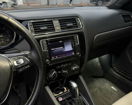 Фольксваген Джетта 2016 в Кривом Роге на Automoto.ua Белый Фольксваген Джетта, объемом двигателя 1.8 л и пробегом 110 тыс. км за 5500 $, фото 16 на Automoto.ua