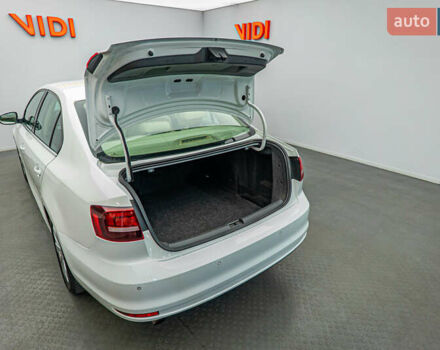 Фольксваген Джетта 2016 в Киеве на Automoto.ua Белый Фольксваген Джетта, объемом двигателя 1.6 л и пробегом 102 тыс. км за 11404 $, фото 6 на Automoto.ua