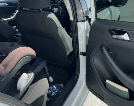 Білий Фольксваген Джетта, об'ємом двигуна 1.6 л та пробігом 187 тис. км за 10800 $, фото 11 на Automoto.ua