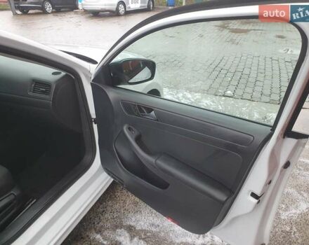 Белый Фольксваген Джетта, объемом двигателя 1.4 л и пробегом 90 тыс. км за 10500 $, фото 24 на Automoto.ua