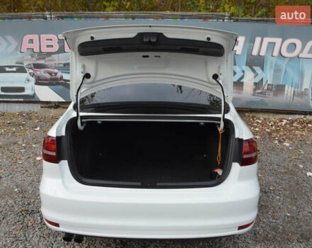 Фольксваген Джетта 2016 в Киеве на Automoto.ua Белый Фольксваген Джетта, объемом двигателя 1.39 л и пробегом 118 тыс. км за 11200 $, фото 8 на Automoto.ua