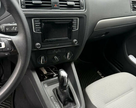 Білий Фольксваген Джетта, об'ємом двигуна 1.39 л та пробігом 98 тис. км за 11000 $, фото 9 на Automoto.ua