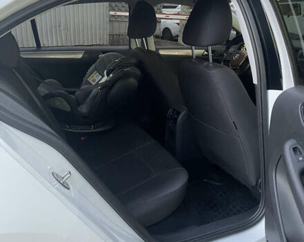 Фольксваген Джетта 2016 в Киеве на Automoto.ua Белый Фольксваген Джетта, объемом двигателя 1.6 л и пробегом 211 тыс. км за 11300 $, фото 9 на Automoto.ua