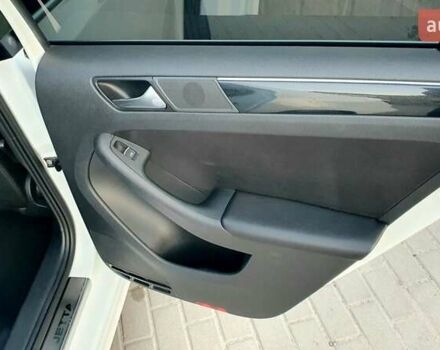 Белый Фольксваген Джетта, объемом двигателя 1.6 л и пробегом 150 тыс. км за 12500 $, фото 34 на Automoto.ua