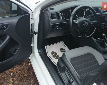 Білий Фольксваген Джетта, об'ємом двигуна 1.6 л та пробігом 230 тис. км за 12000 $, фото 1 на Automoto.ua