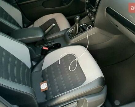 Белый Фольксваген Джетта, объемом двигателя 1.6 л и пробегом 150 тыс. км за 12500 $, фото 32 на Automoto.ua