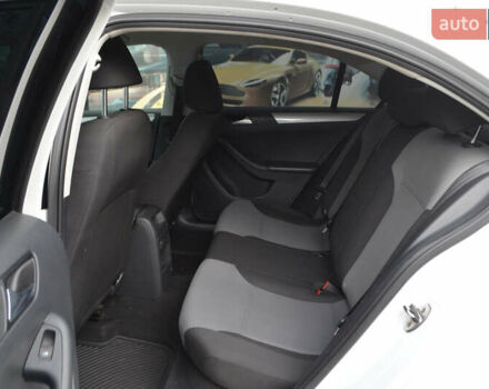 Фольксваген Джетта 2016 в Киеве на Automoto.ua Белый Фольксваген Джетта, объемом двигателя 1.39 л и пробегом 118 тыс. км за 11200 $, фото 12 на Automoto.ua