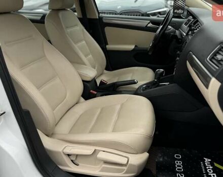 Белый Фольксваген Джетта, объемом двигателя 1.39 л и пробегом 74 тыс. км за 13500 $, фото 22 на Automoto.ua